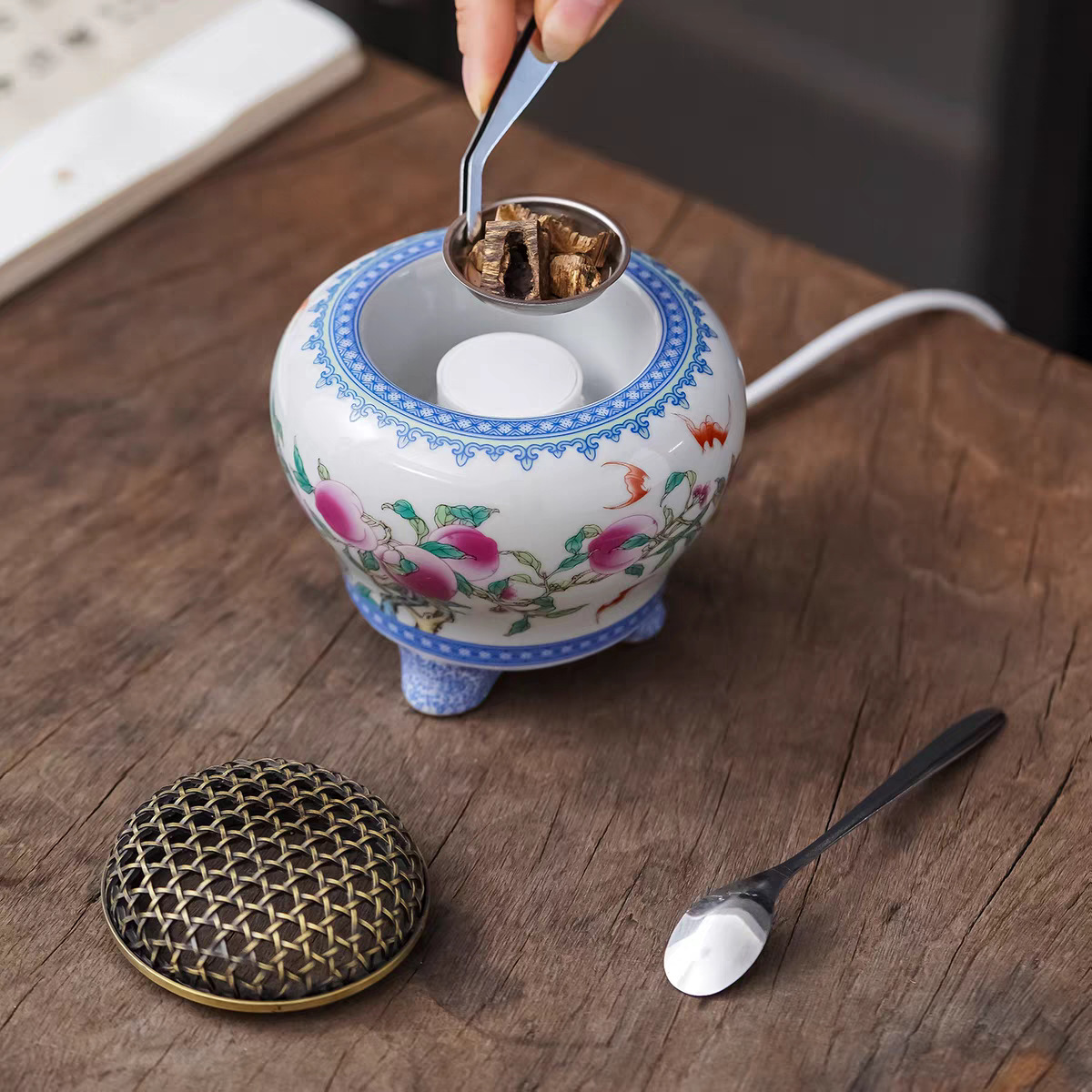 Tensione 220v 60-500 °   Bruci - Home Fragrance Plug In recensione e prezzo